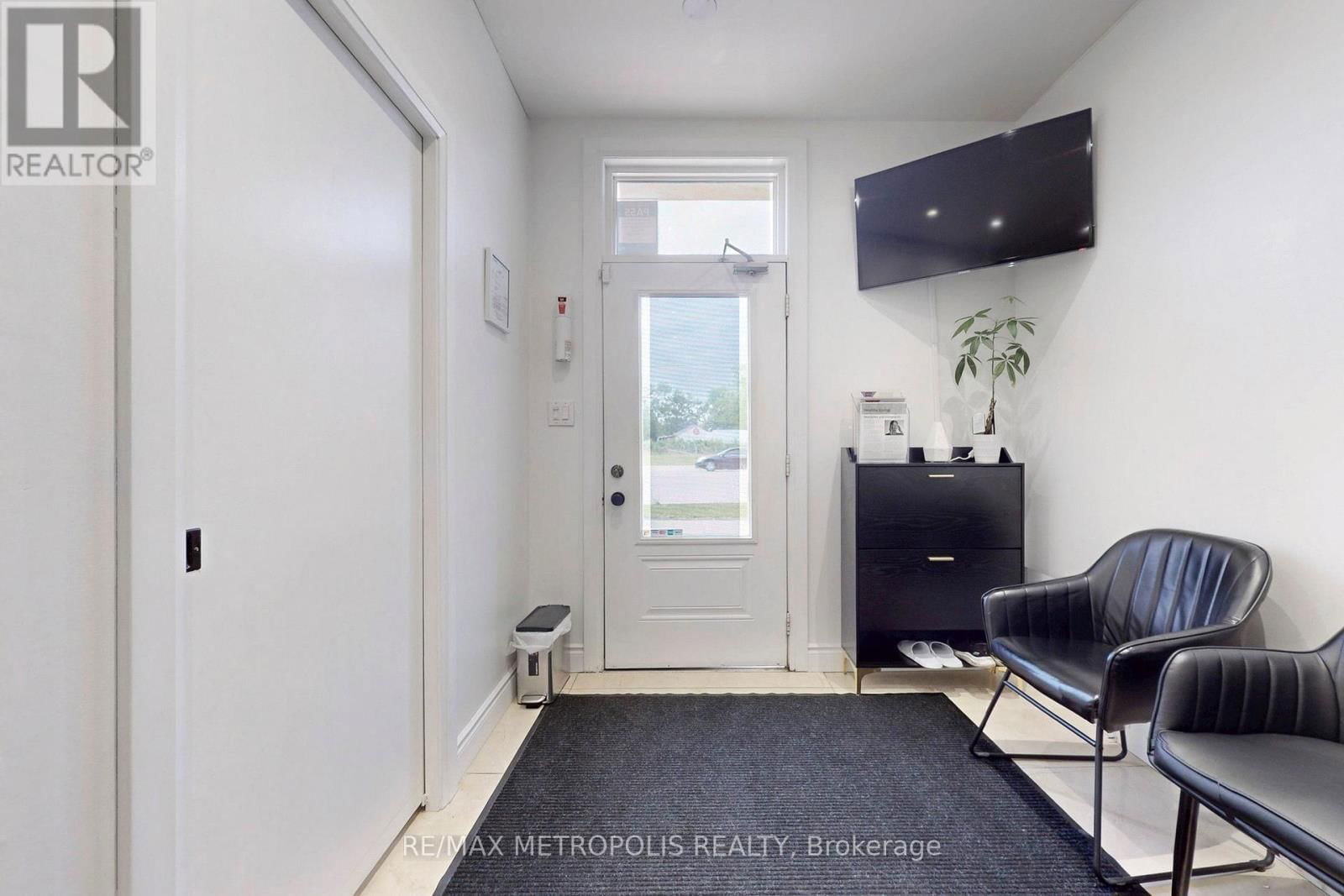 2 - 103 INSPIRE BOULEVARD Image 8