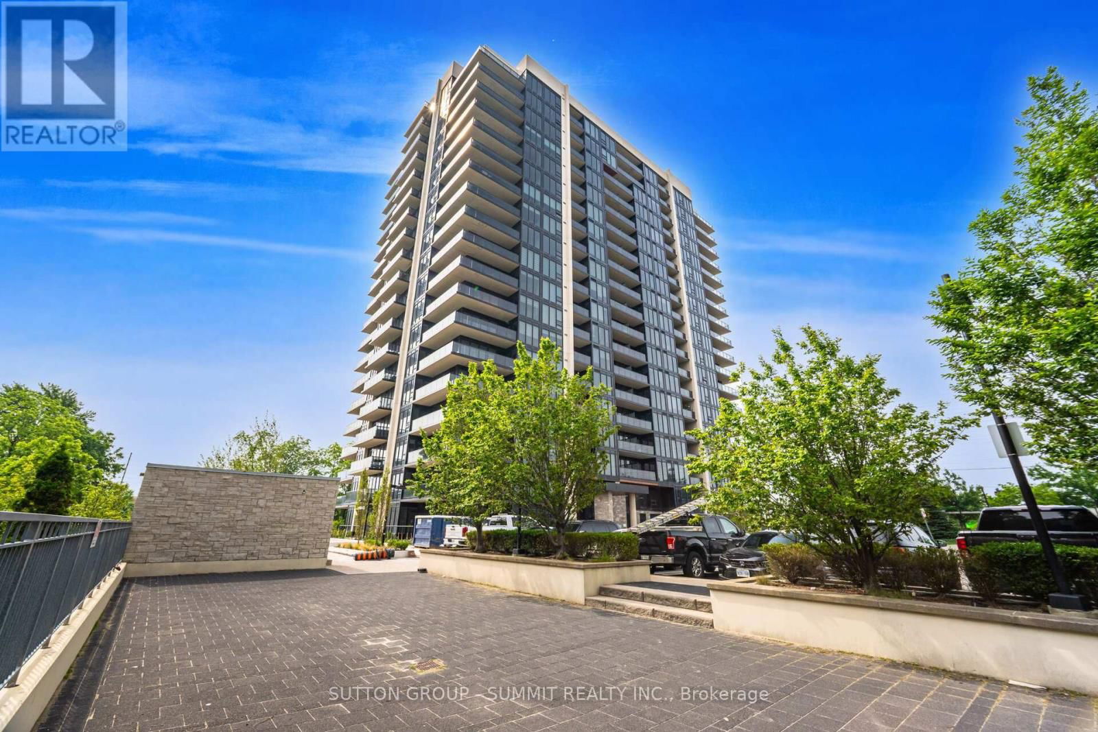 702 - 1035 SOUTHDOWN ROAD Image 1