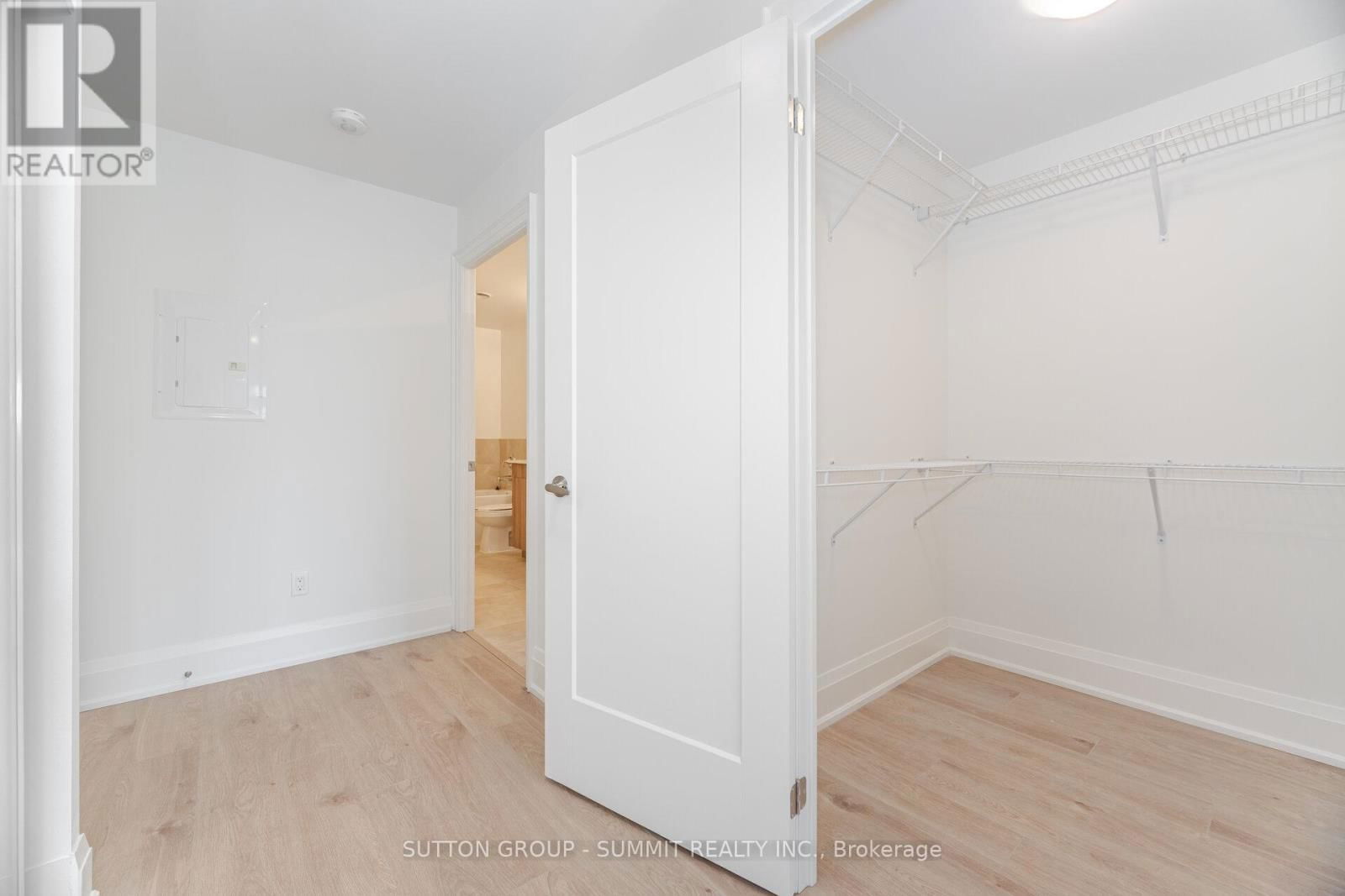702 - 1035 SOUTHDOWN ROAD Image 29