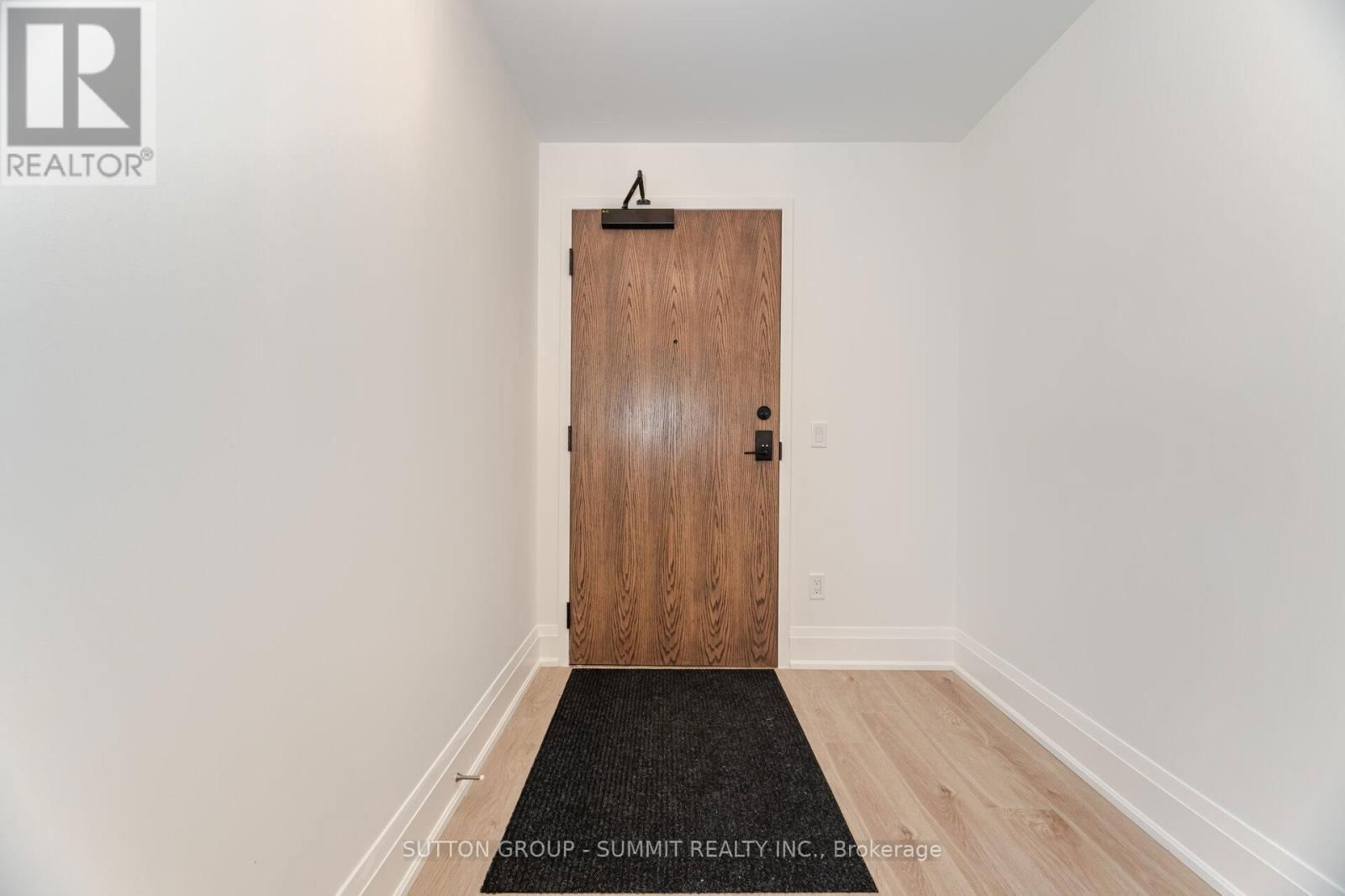 702 - 1035 SOUTHDOWN ROAD Image 5