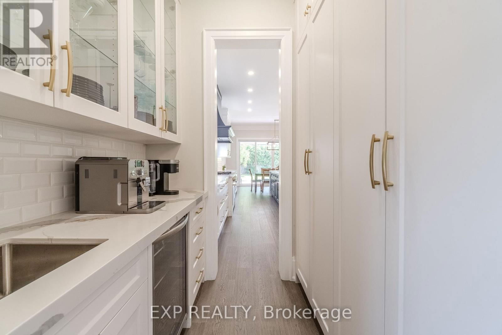 160 WHITE PINES DRIVE Image 10
