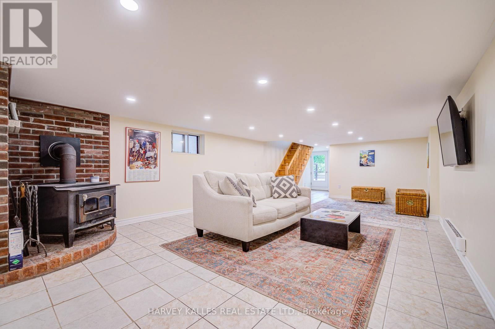 408 SILVERTHORN AVENUE Image 40