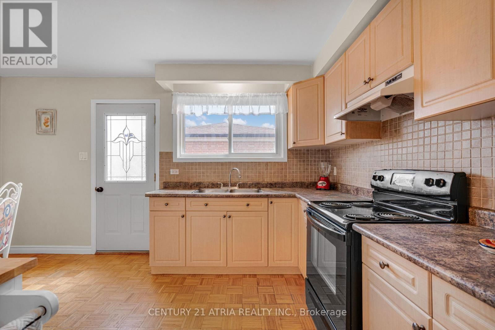 3813 BAYSWATER CRESCENT Image 10