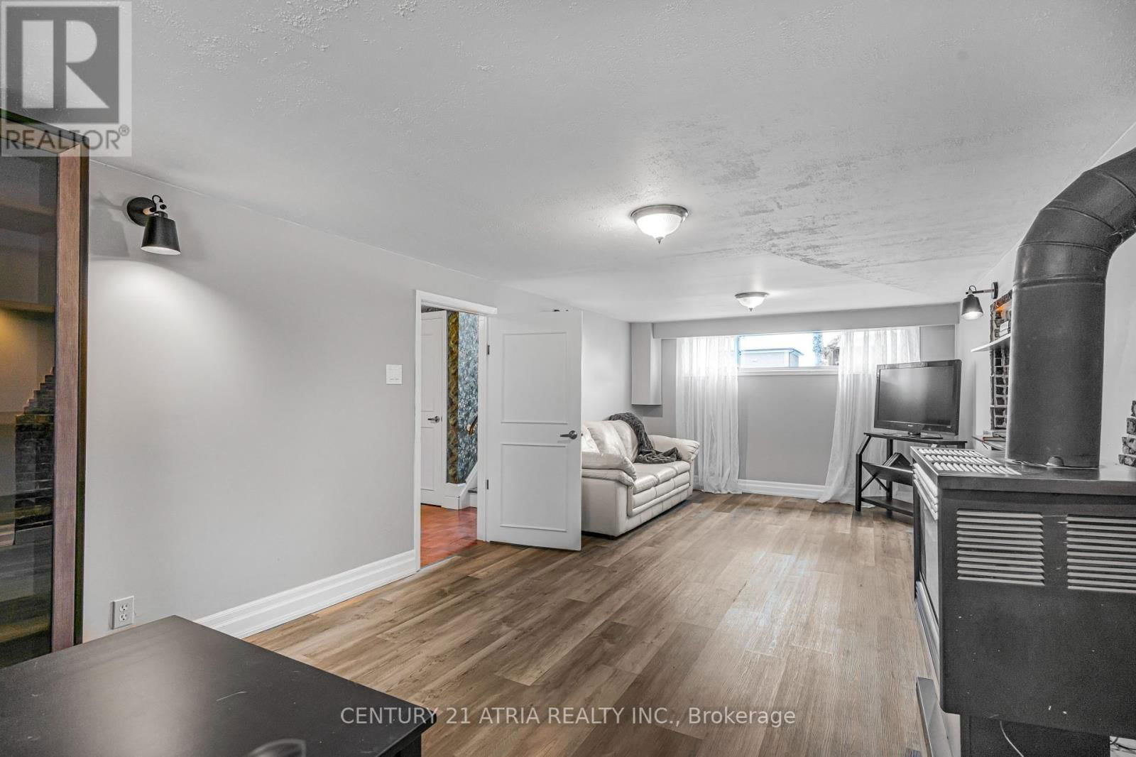 3813 BAYSWATER CRESCENT Image 19