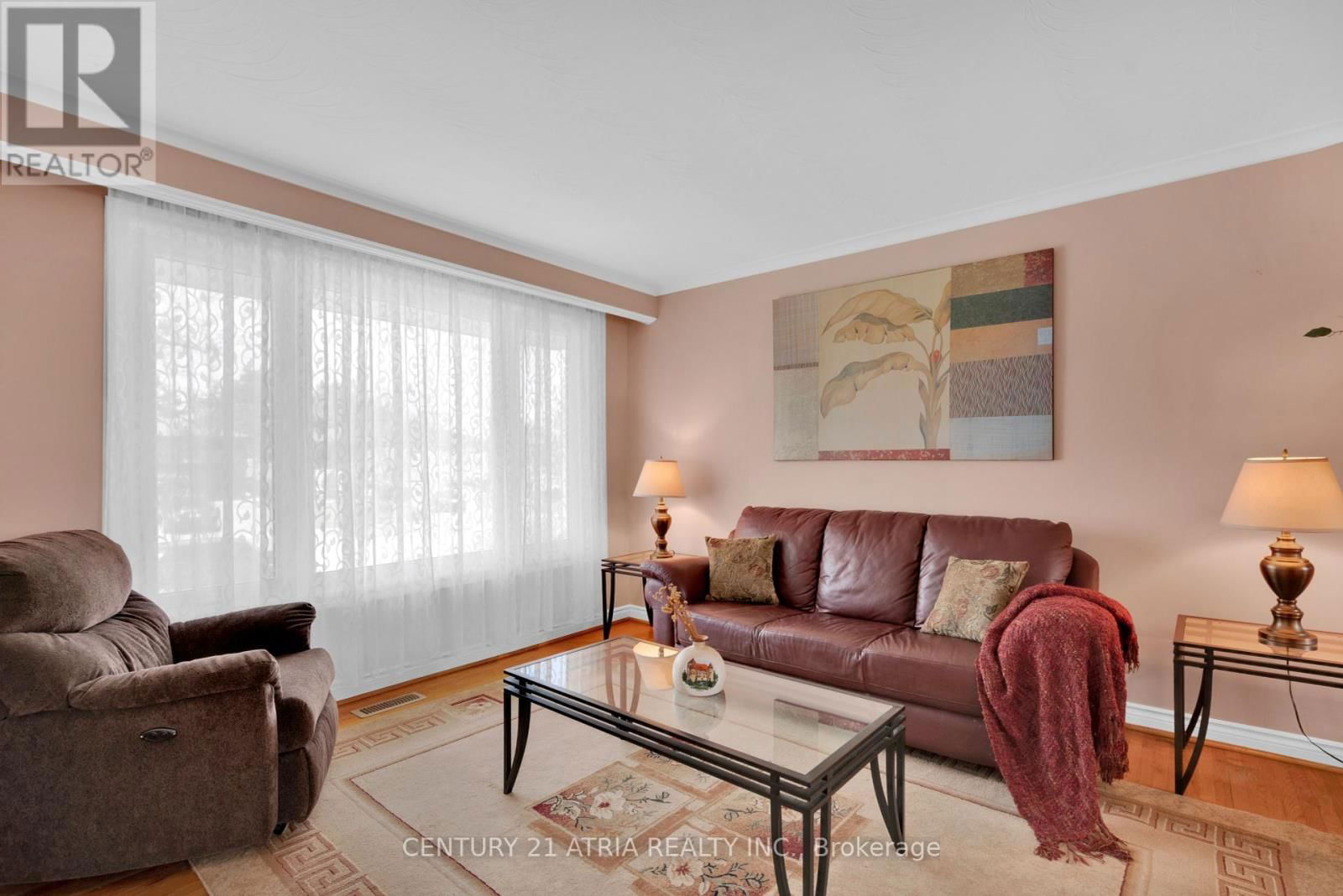 3813 BAYSWATER CRESCENT Image 3