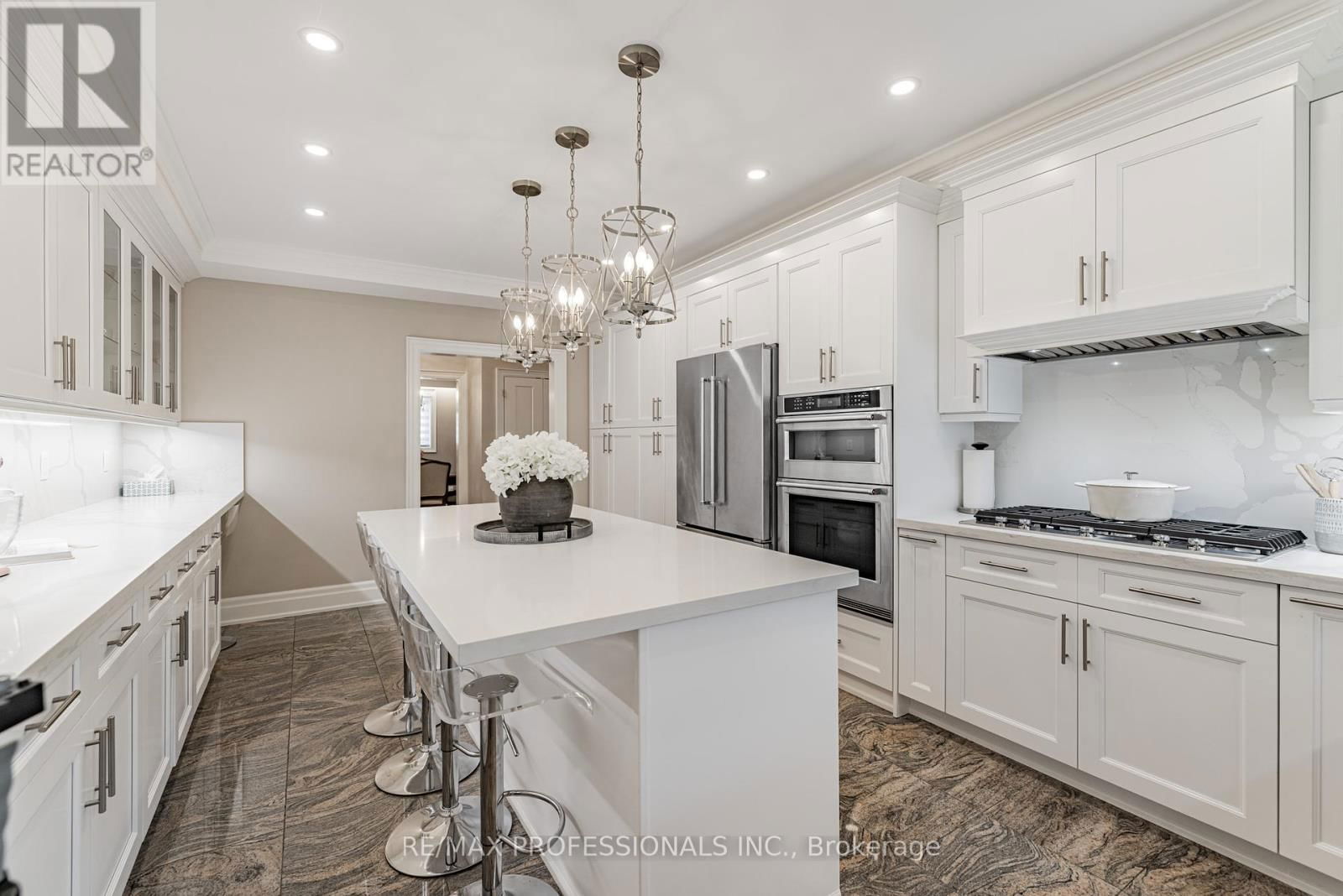 182 GRACEFIELD AVENUE Image 10