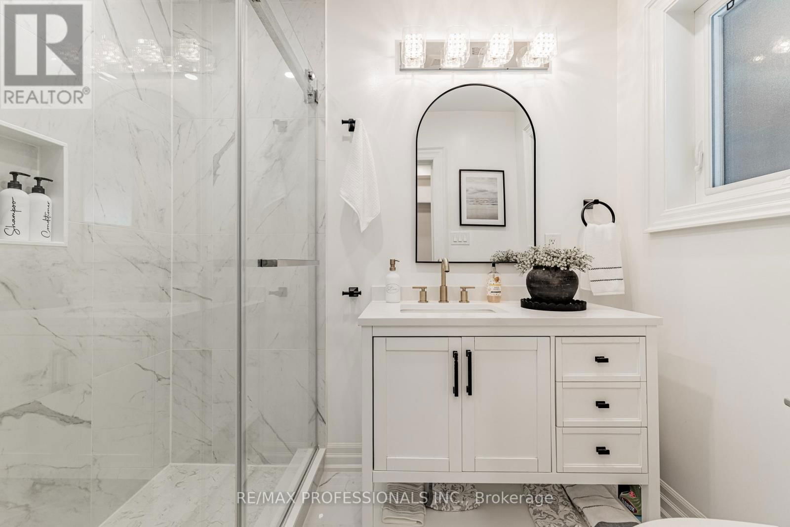 182 GRACEFIELD AVENUE Image 15