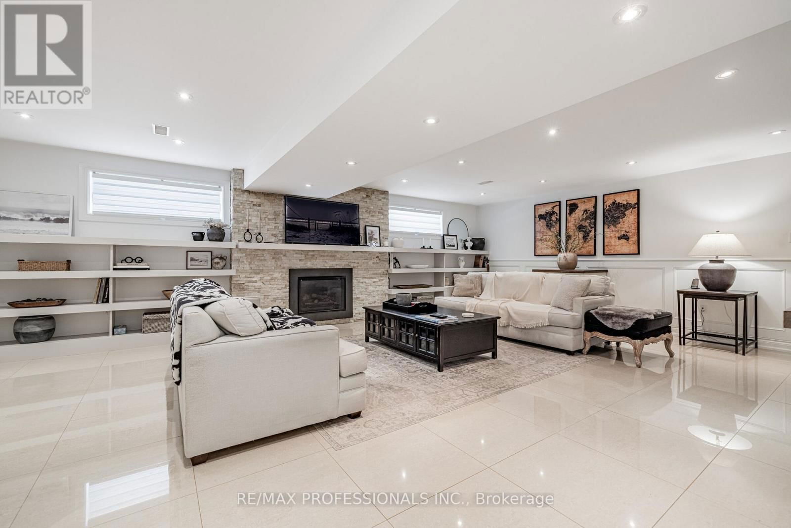 182 GRACEFIELD AVENUE Image 23