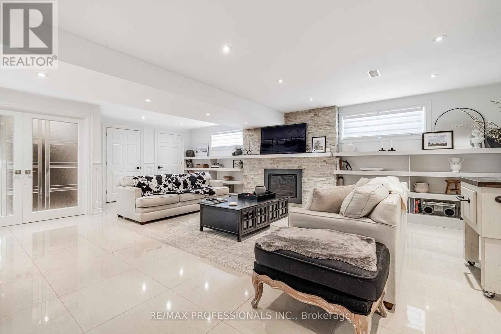 182 GRACEFIELD AVENUE Image 24