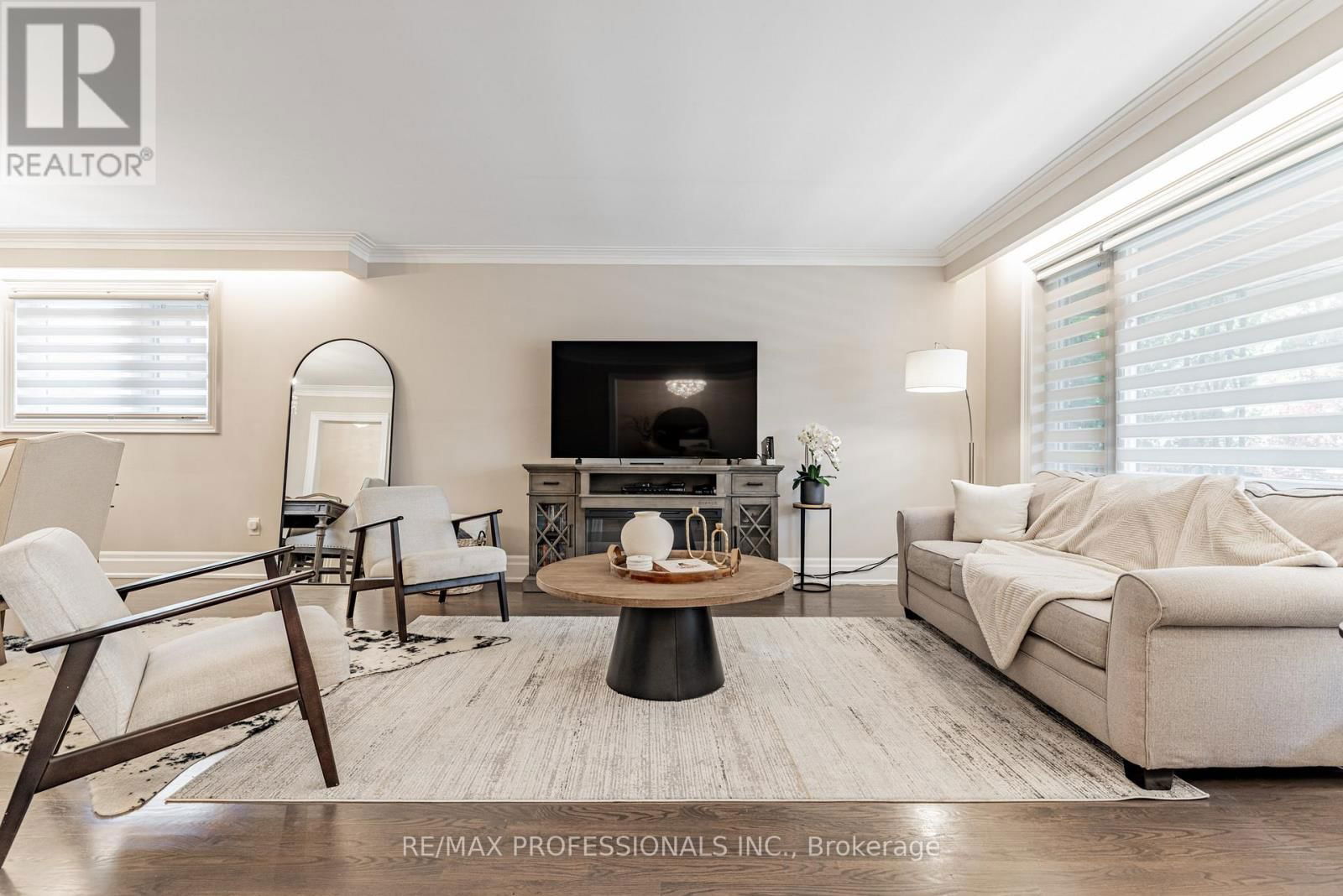 182 GRACEFIELD AVENUE Image 3