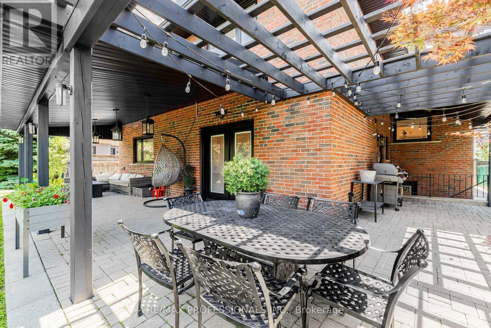 182 GRACEFIELD AVENUE Image 31