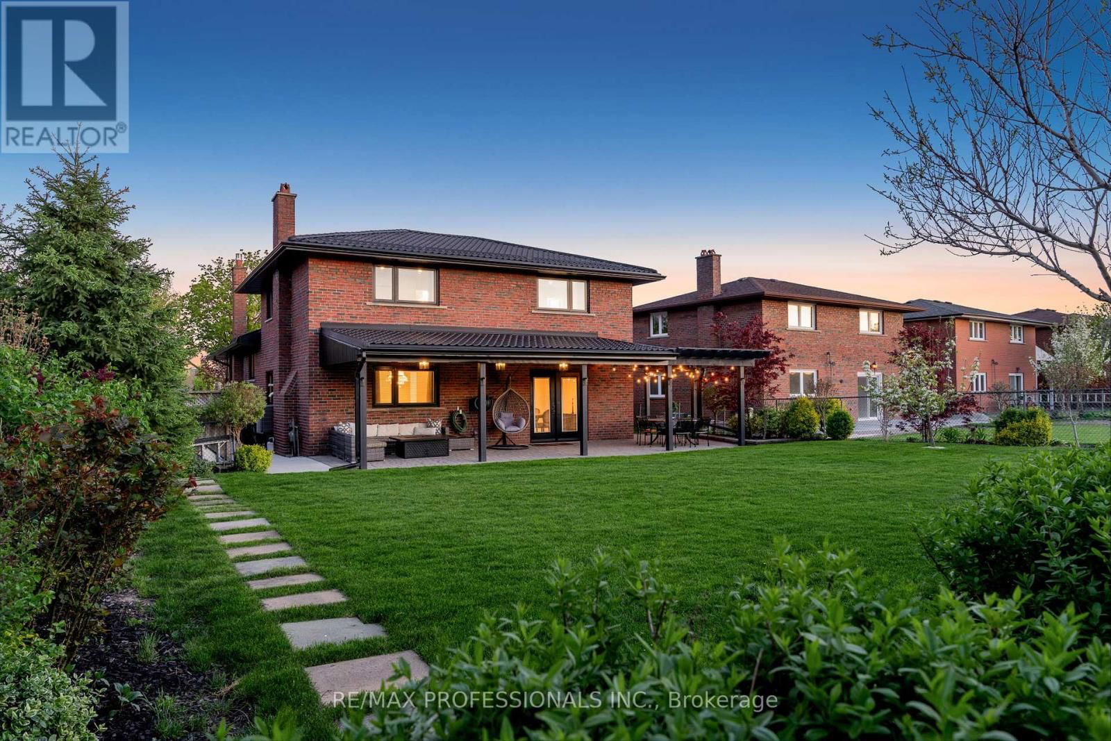 182 GRACEFIELD AVENUE Image 38