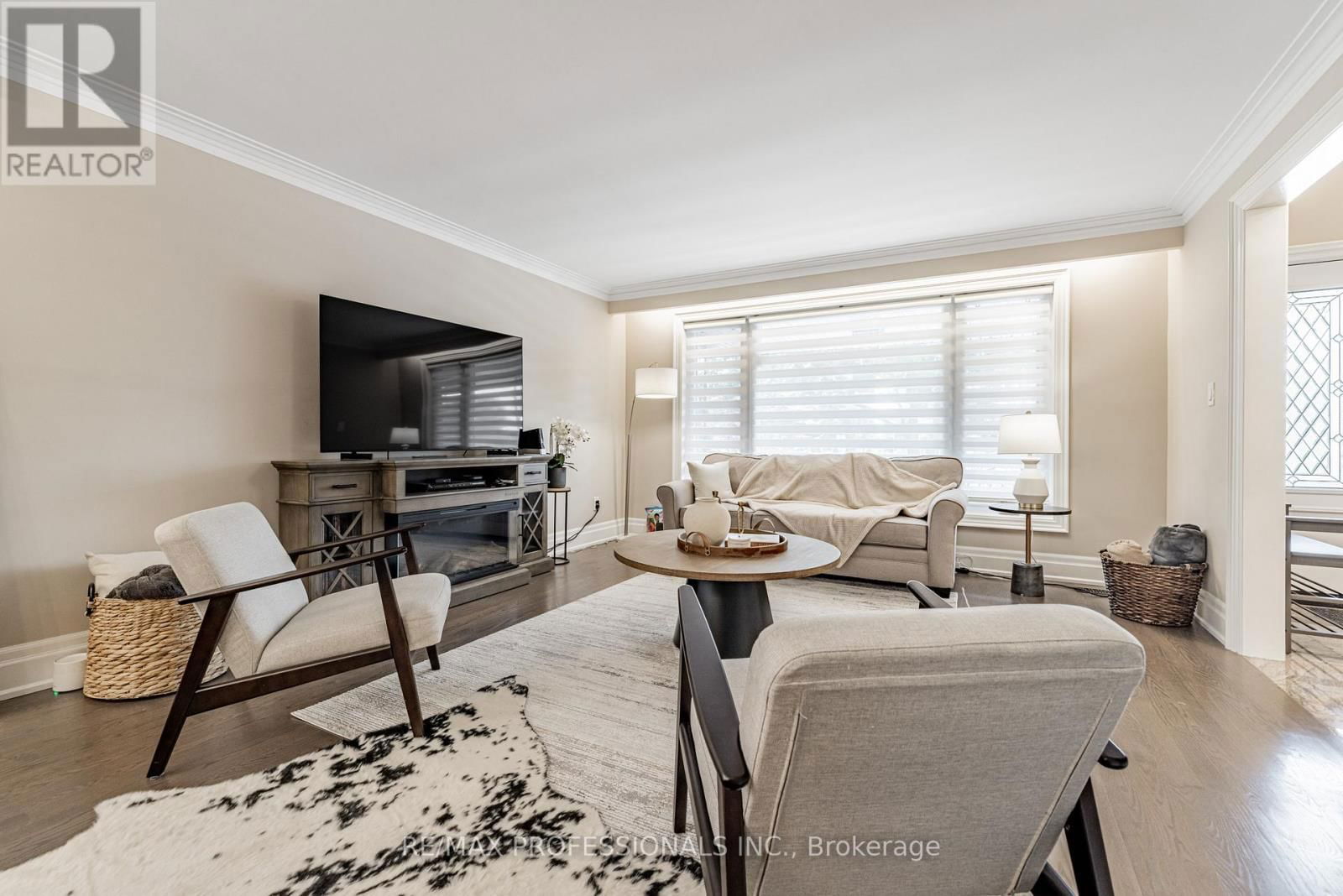 182 GRACEFIELD AVENUE Image 4