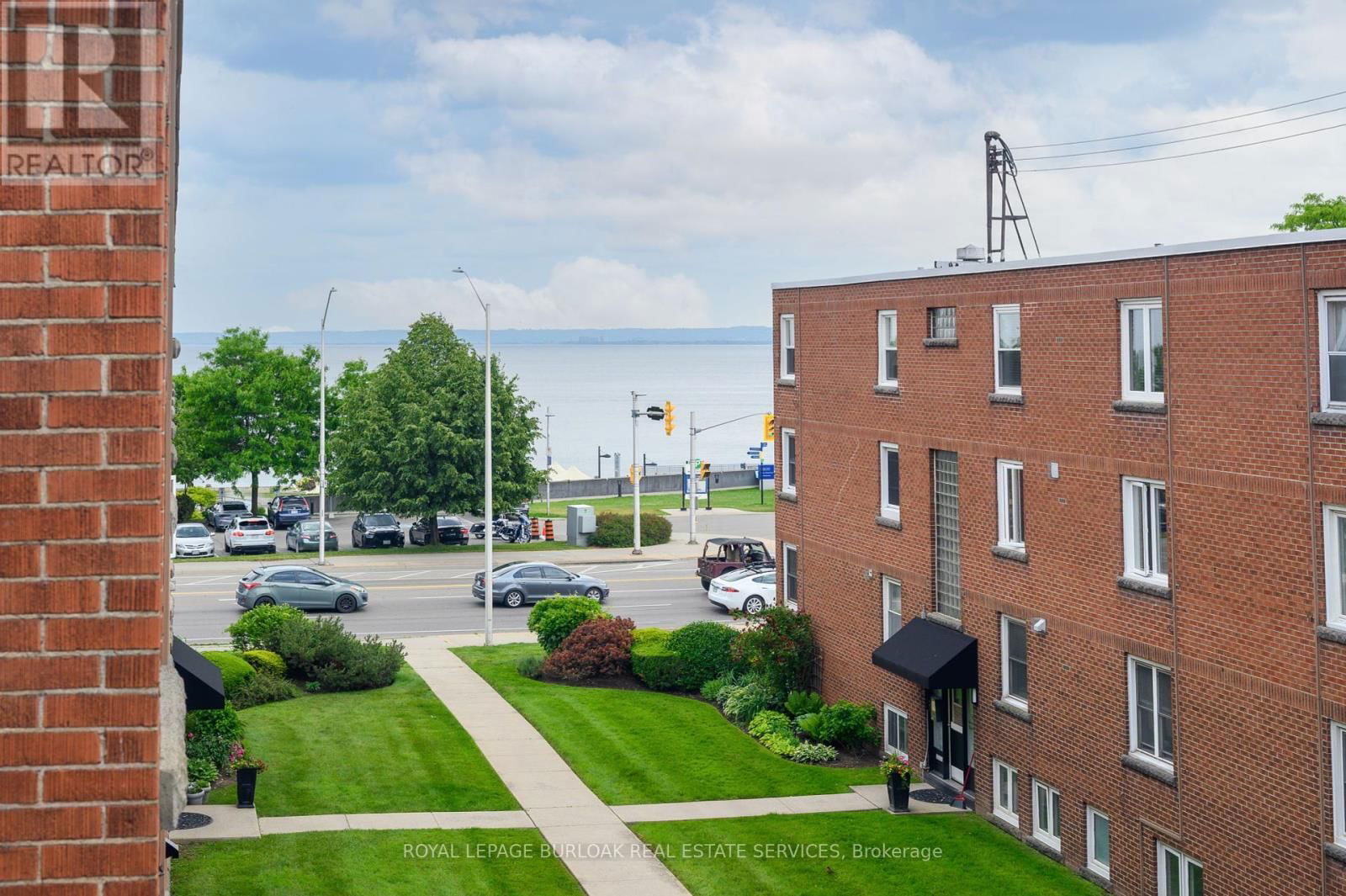 22 - 1349 LAKESHORE ROAD Image 11