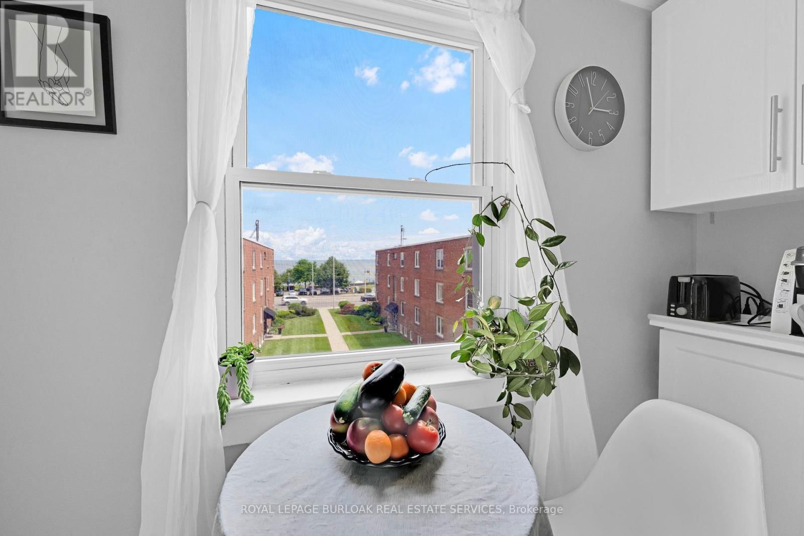 22 - 1349 LAKESHORE ROAD Image 18