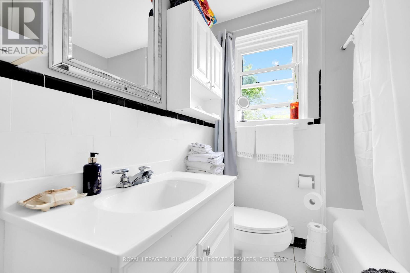 22 - 1349 LAKESHORE ROAD Image 25