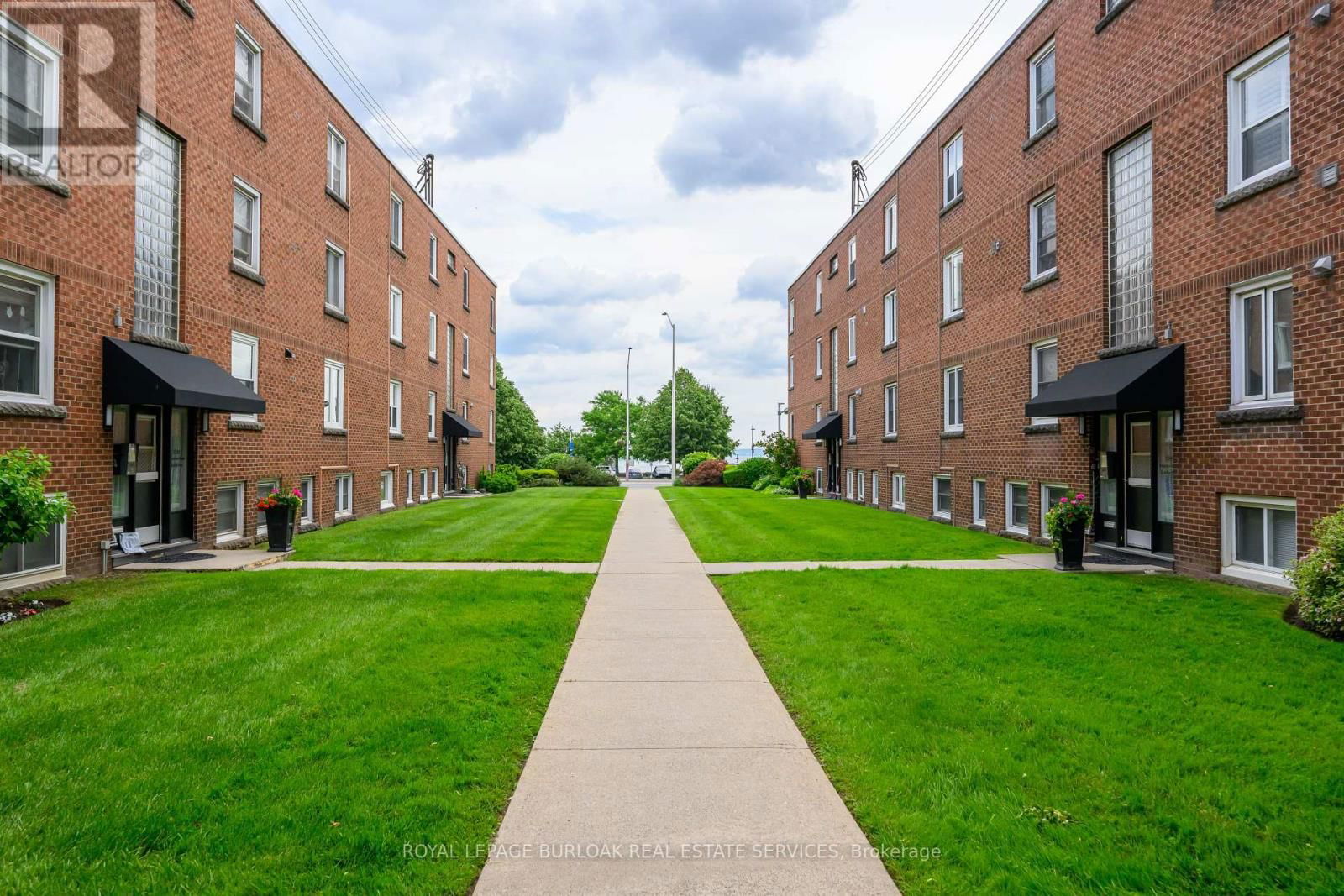 22 - 1349 LAKESHORE ROAD Image 27