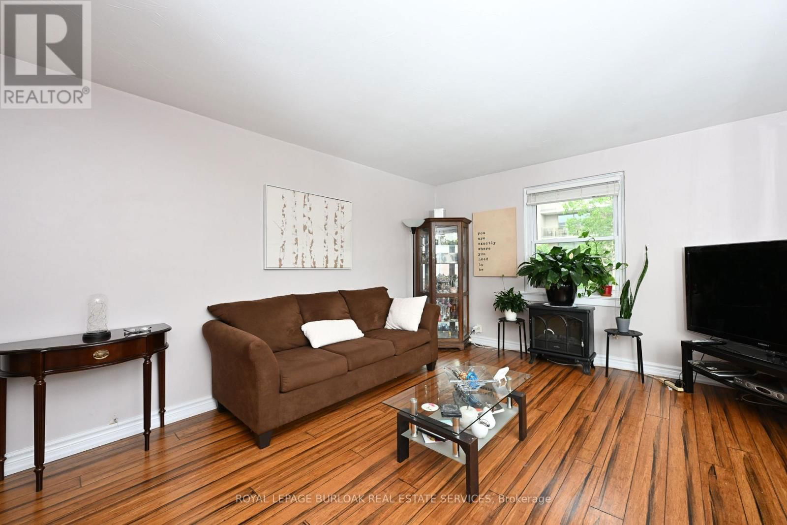 22 - 1349 LAKESHORE ROAD Image 9