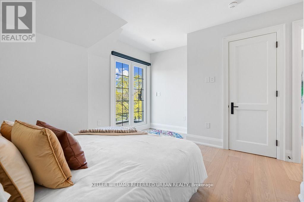 54 CRONIN DRIVE Image 30