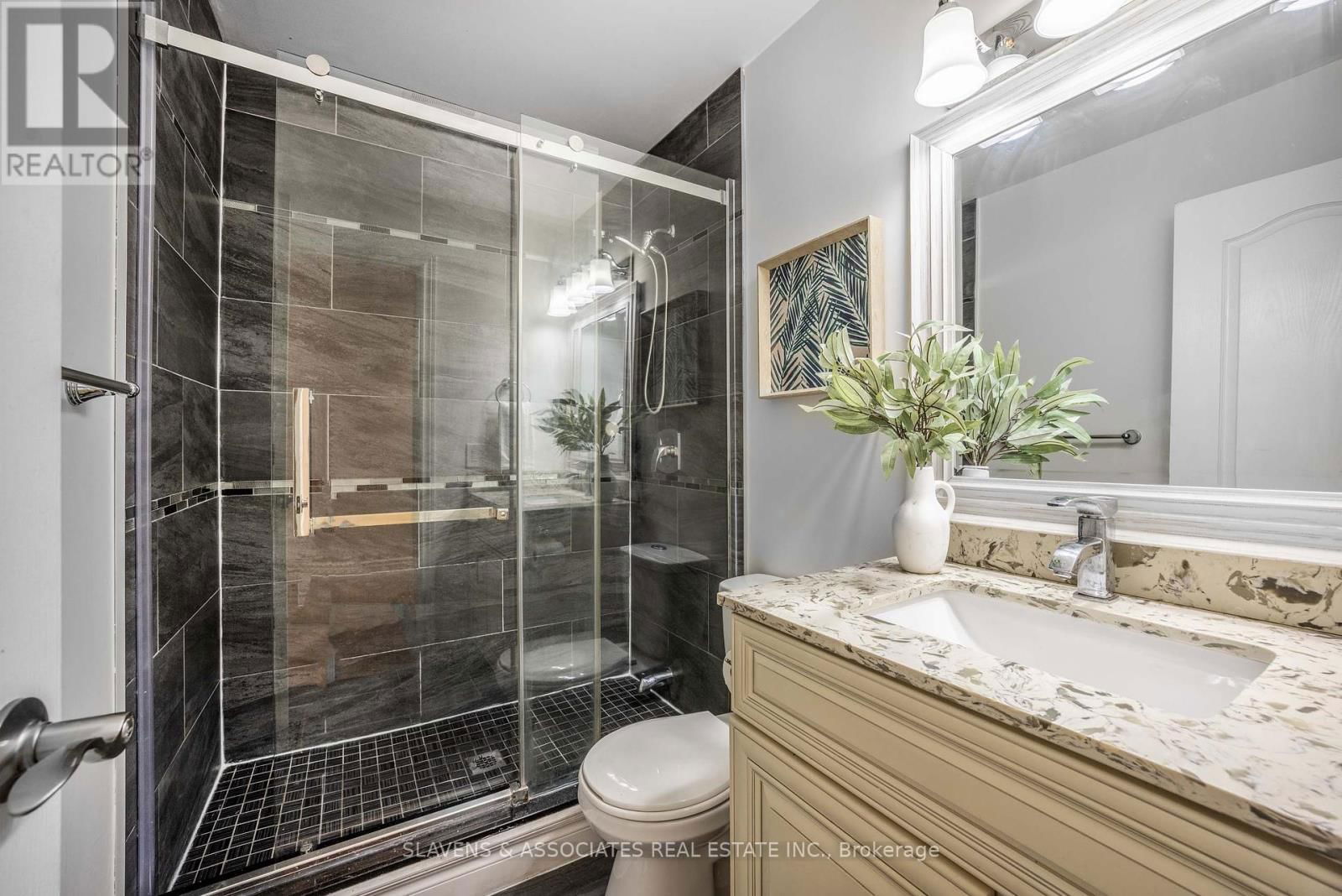 759 SHAW STREET Image 17