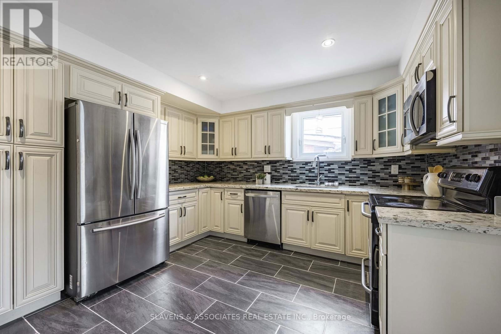 759 SHAW STREET Image 8
