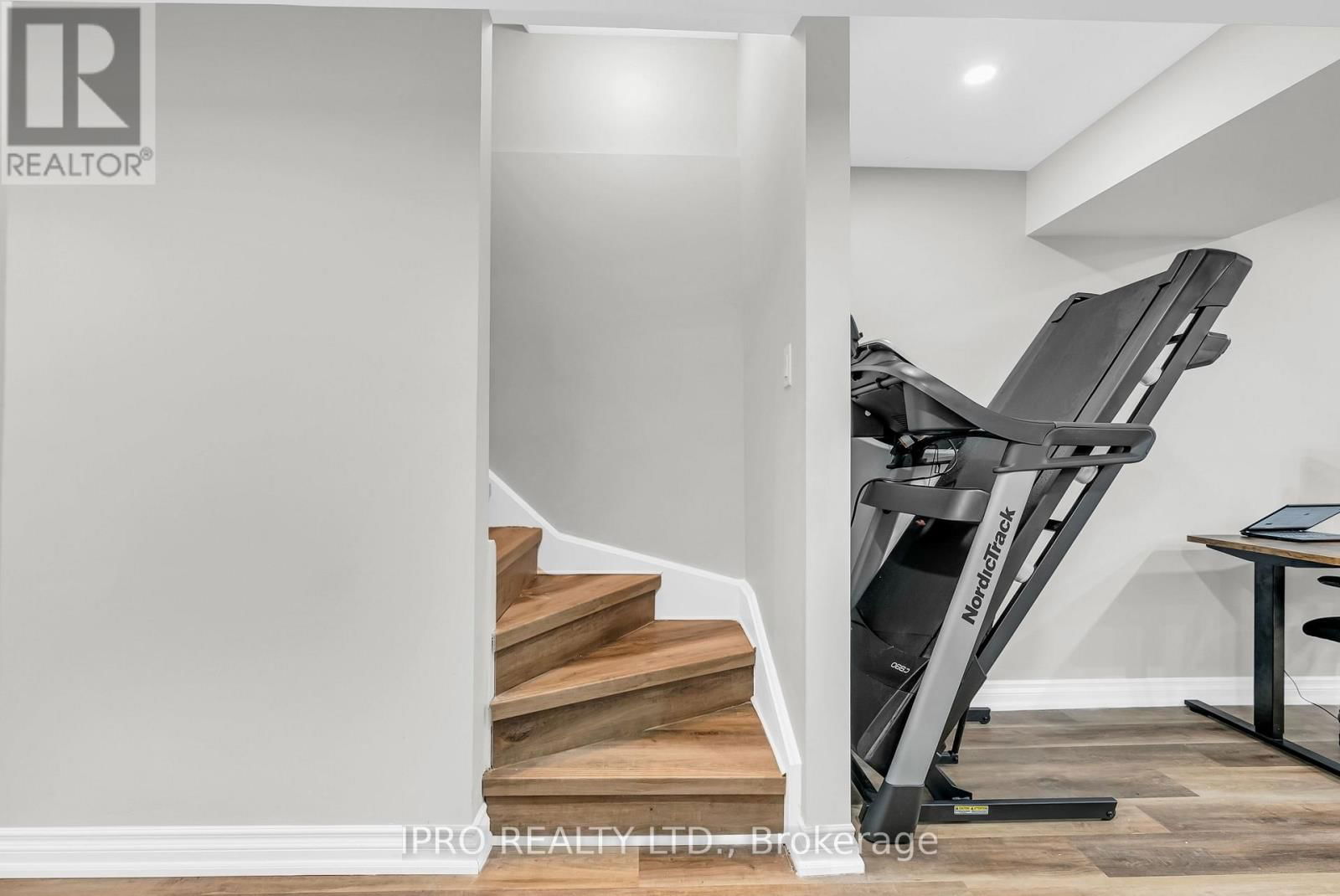 75 - 651 FARMSTEAD DRIVE Image 25
