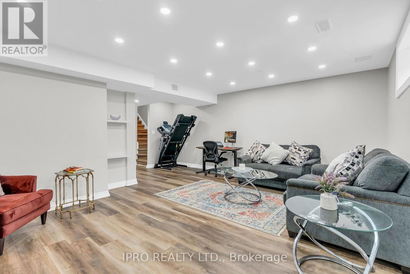 75 - 651 FARMSTEAD DRIVE Image 28