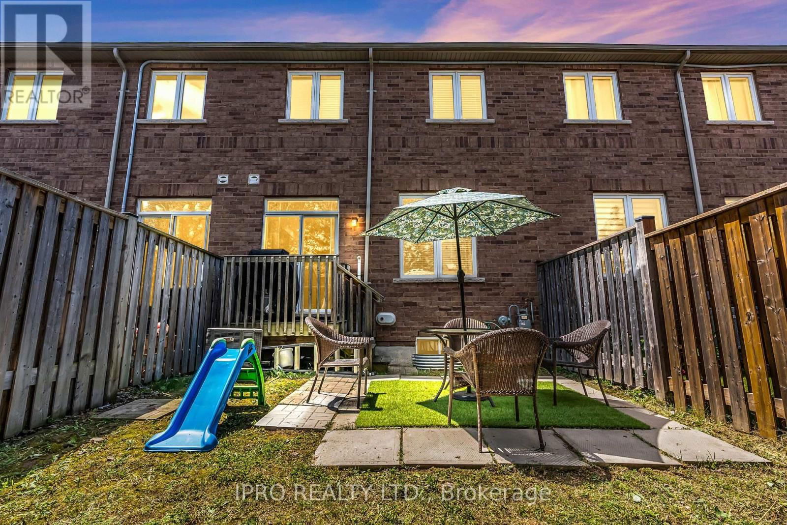 75 - 651 FARMSTEAD DRIVE Image 33