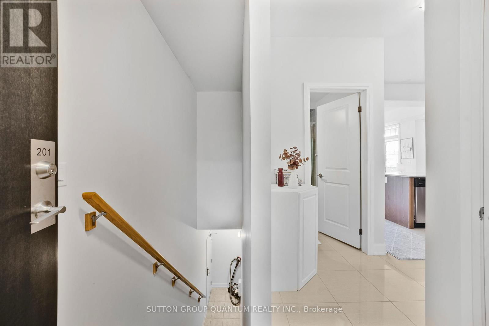 201 - 275 ROXTON ROAD Image 3
