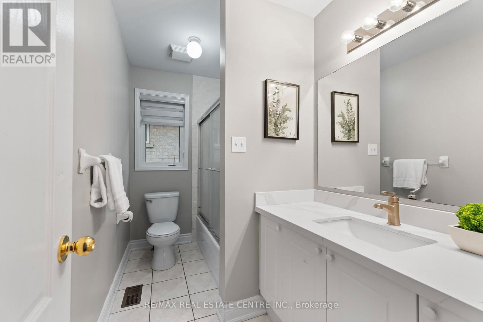 11 BRIARDALE ROAD Image 20