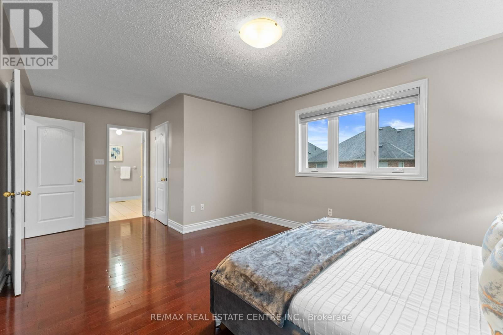 11 BRIARDALE ROAD Image 25
