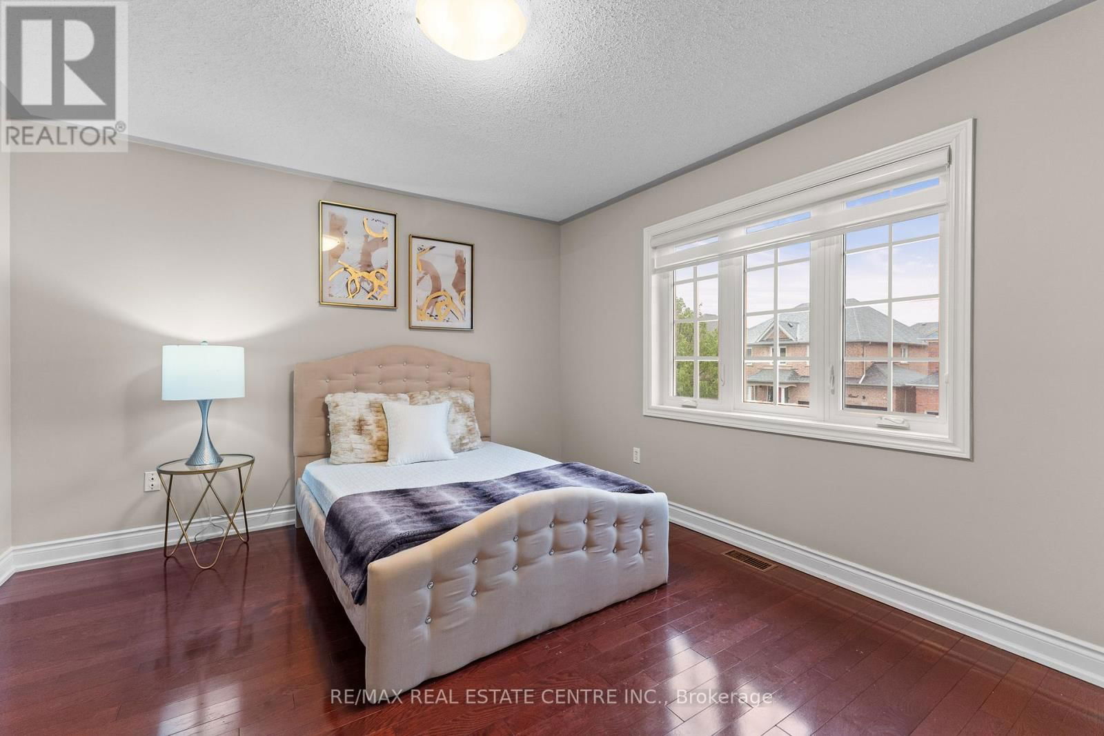 11 BRIARDALE ROAD Image 31