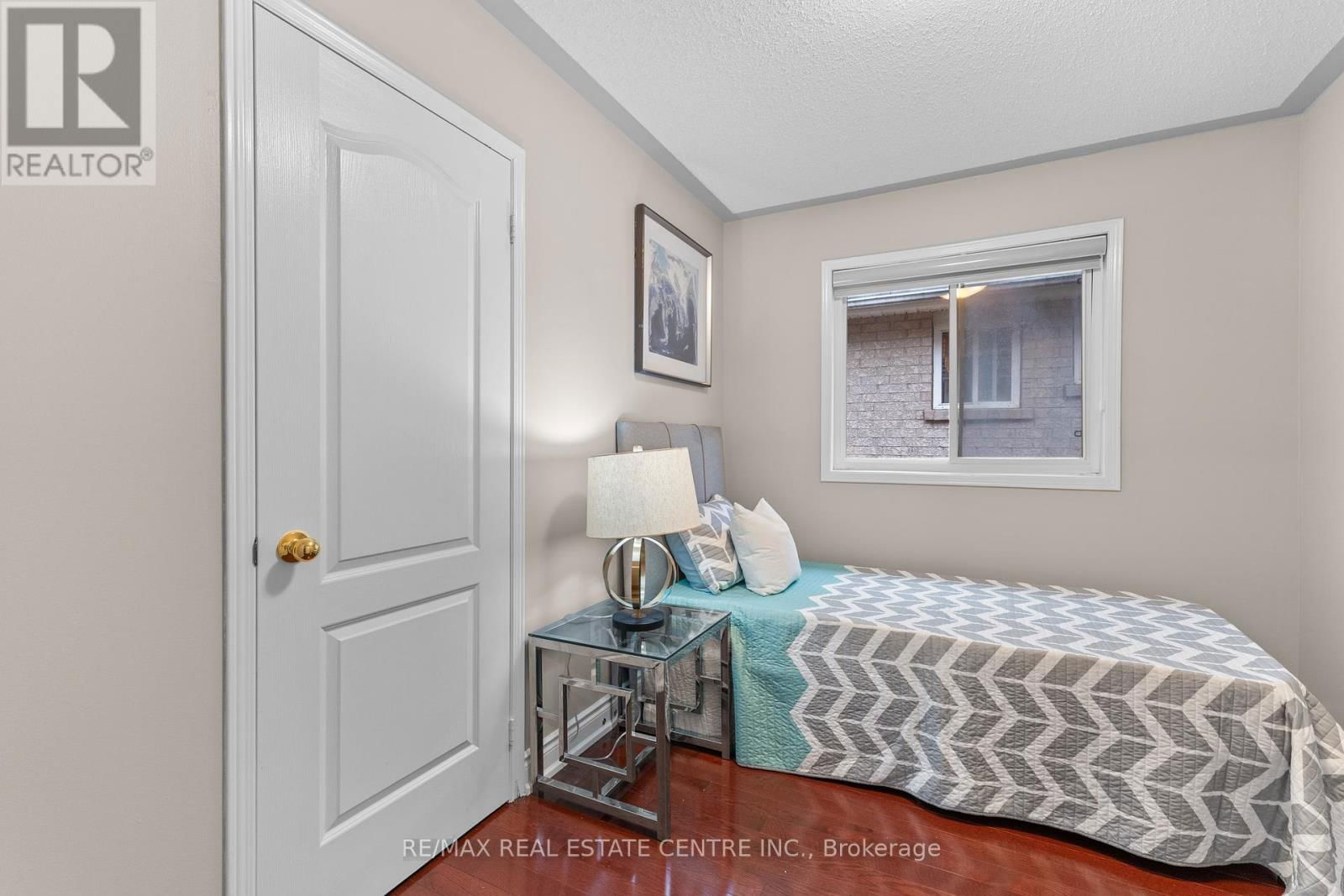 11 BRIARDALE ROAD Image 34