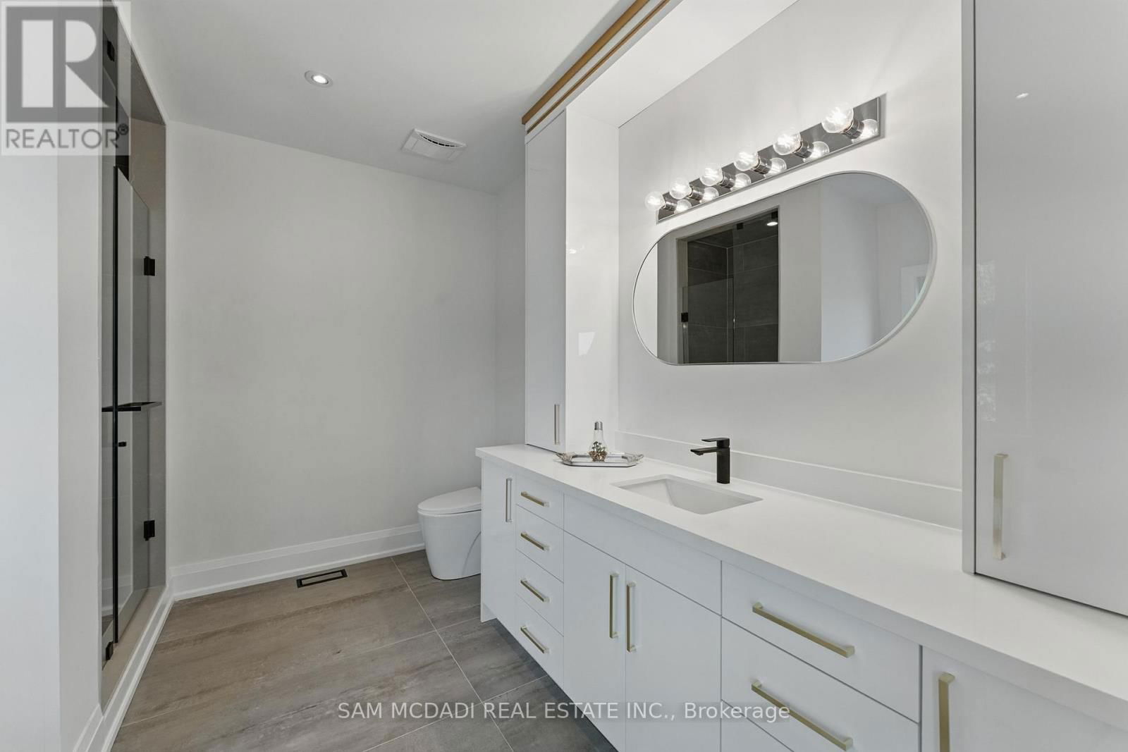 1037 MEREDITH AVENUE Image 23