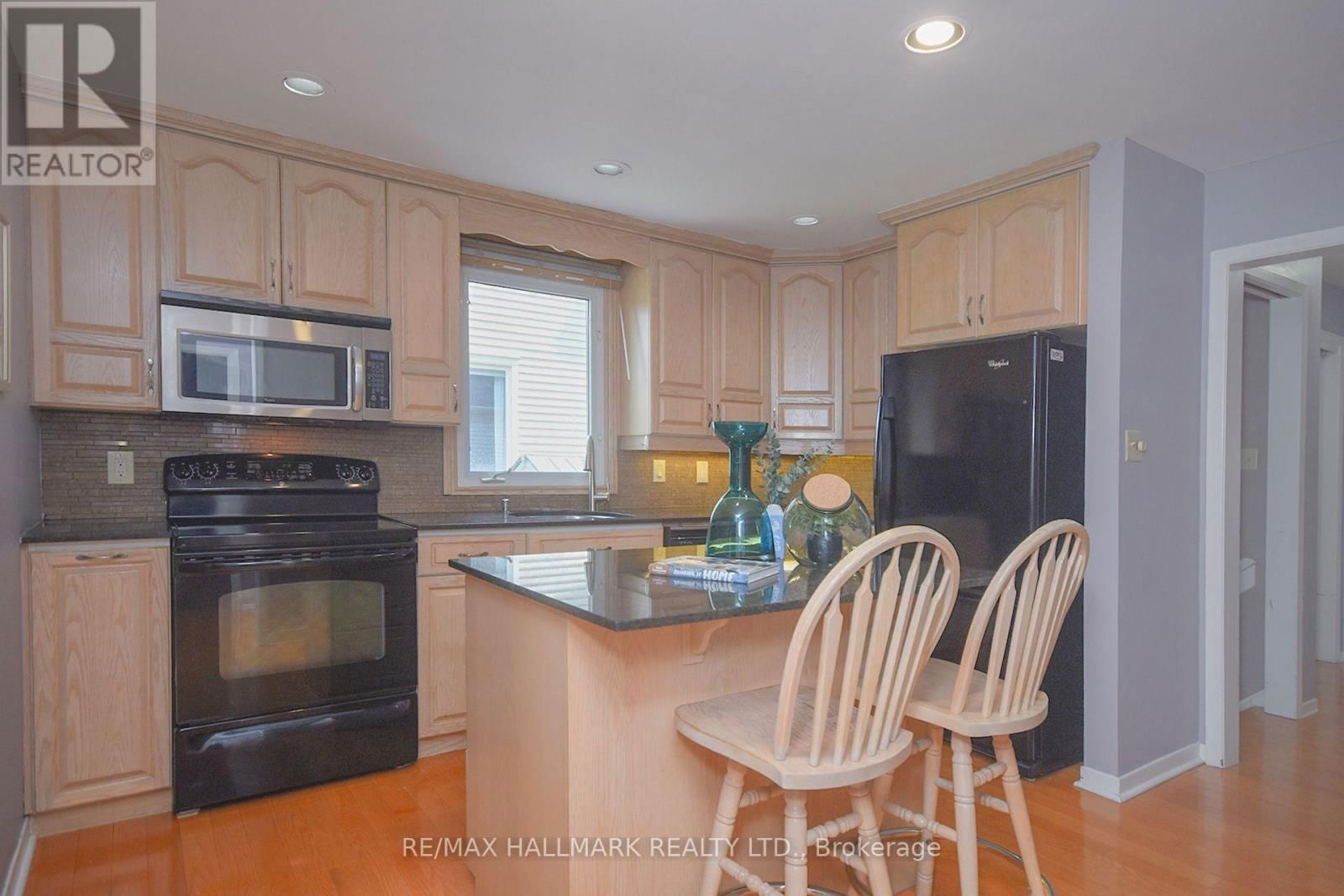1400 KENMUIR AVENUE Image 8