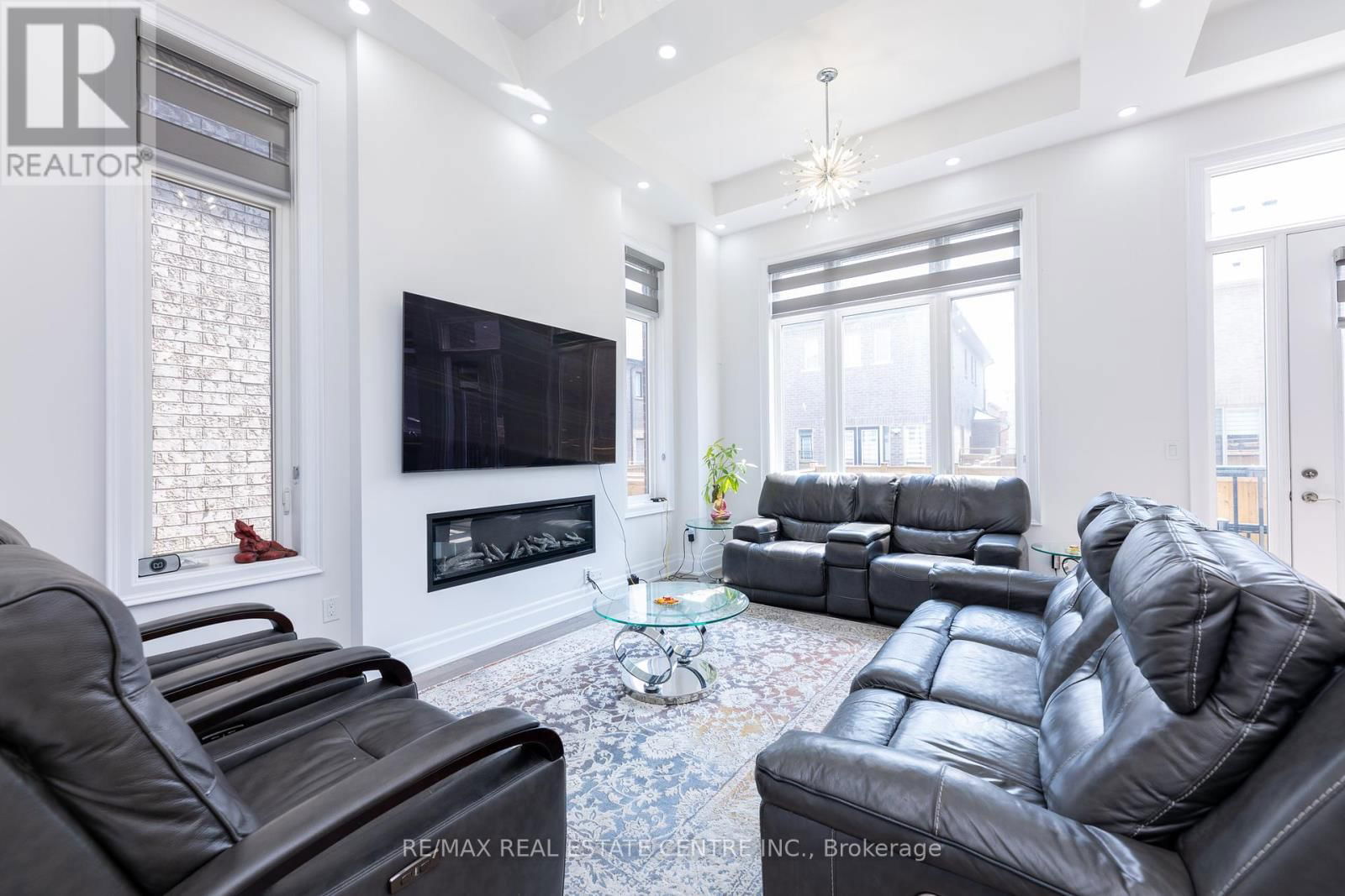 3422 POST ROAD Image 11