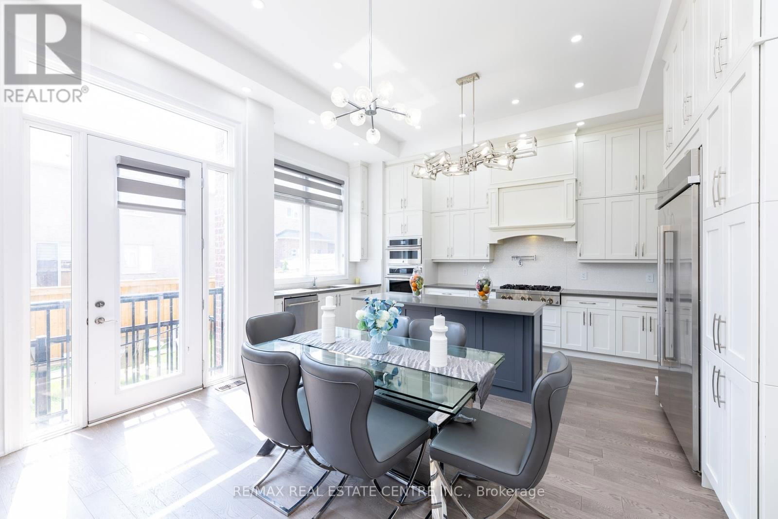 3422 POST ROAD Image 13