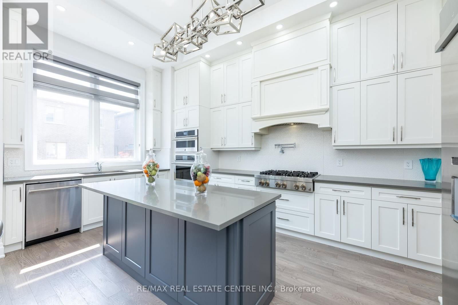 3422 POST ROAD Image 15
