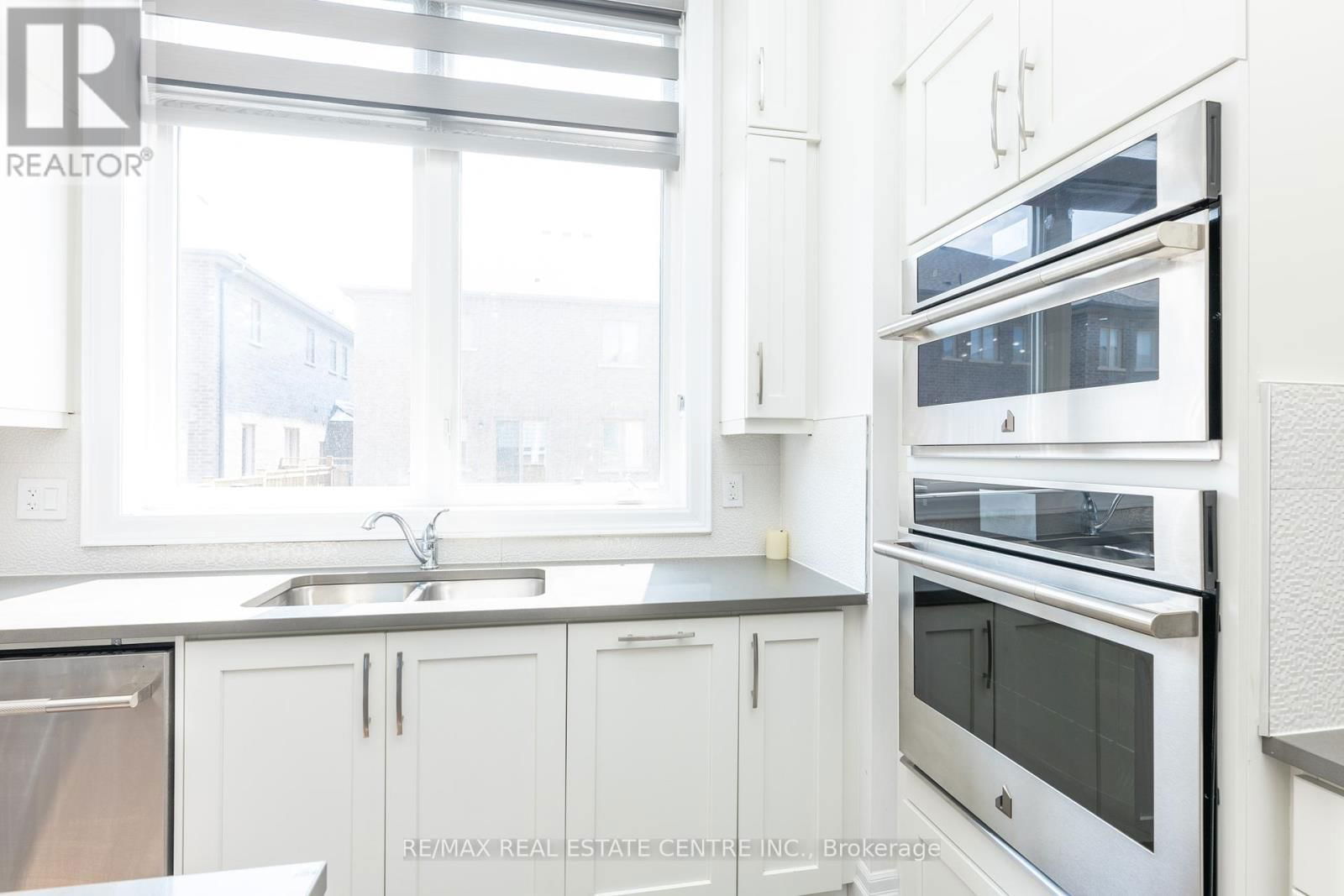 3422 POST ROAD Image 18