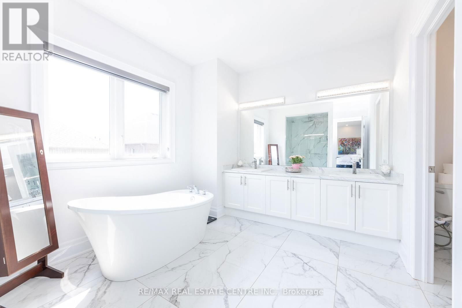 3422 POST ROAD Image 33