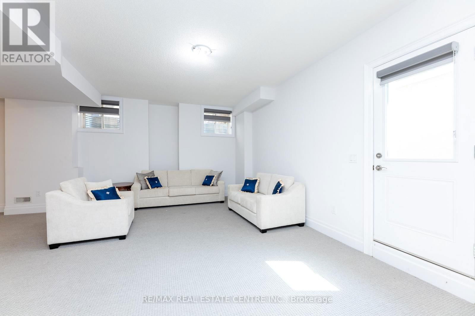 3422 POST ROAD Image 42