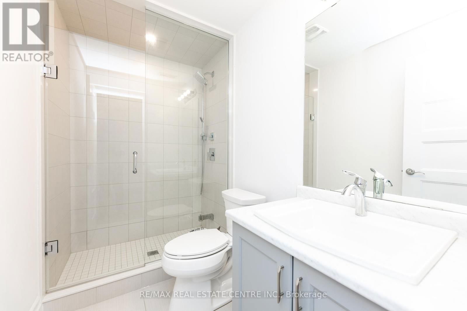 3422 POST ROAD Image 45