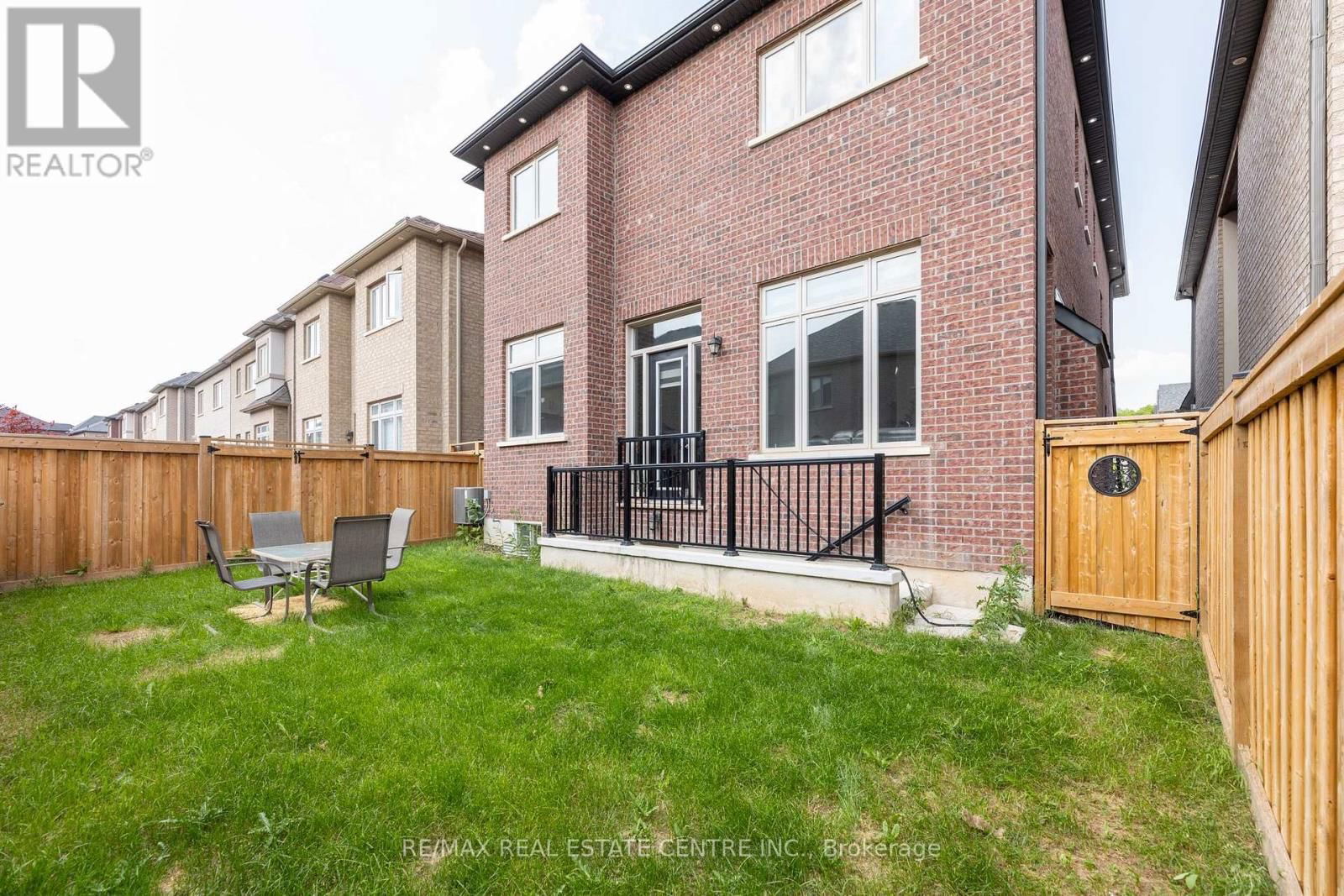 3422 POST ROAD Image 47