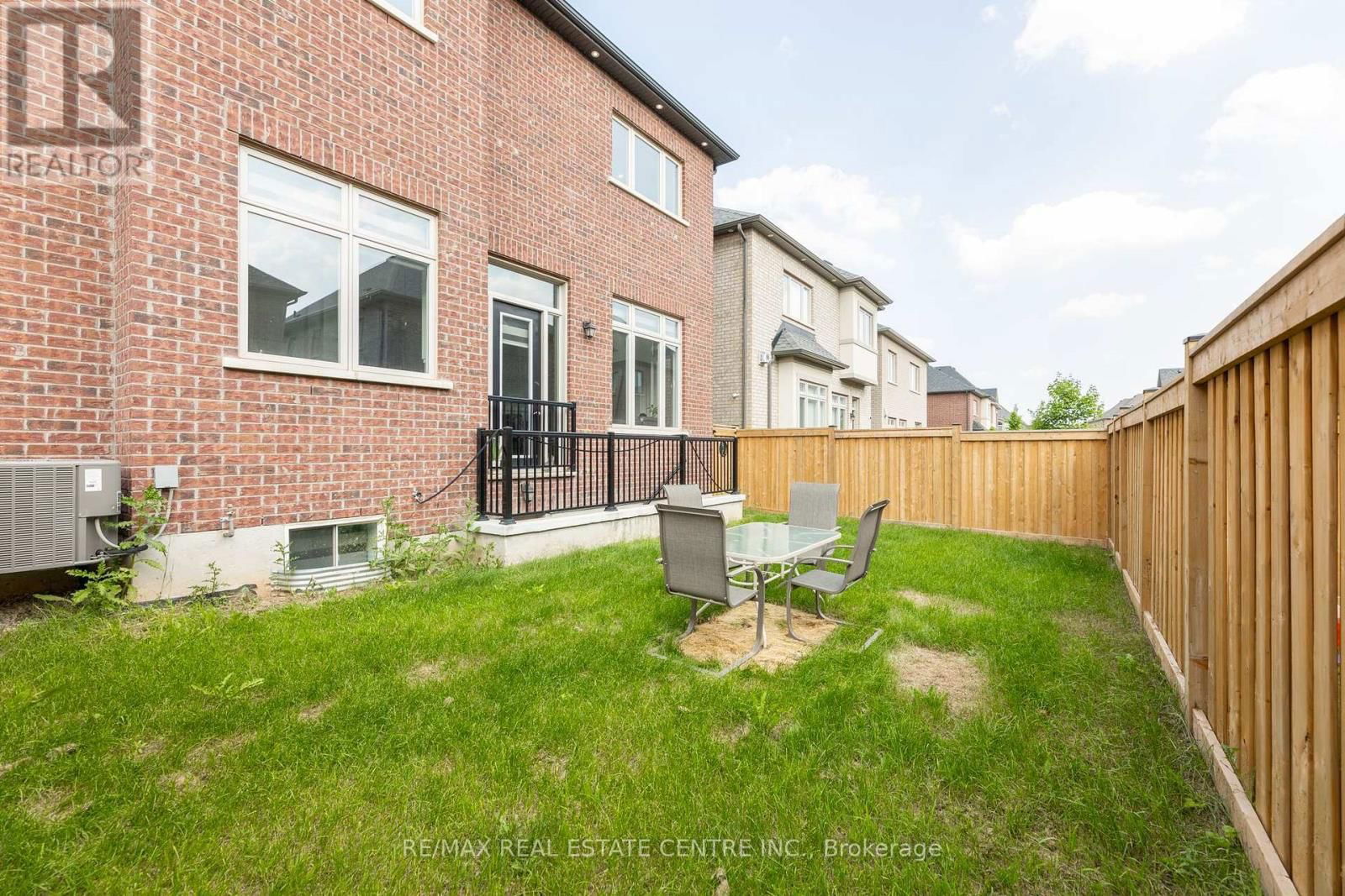 3422 POST ROAD Image 49