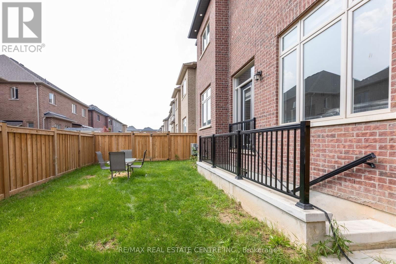 3422 POST ROAD Image 50