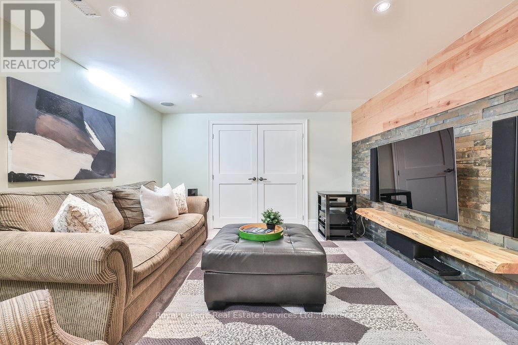 2361 BACCARO ROAD Image 39
