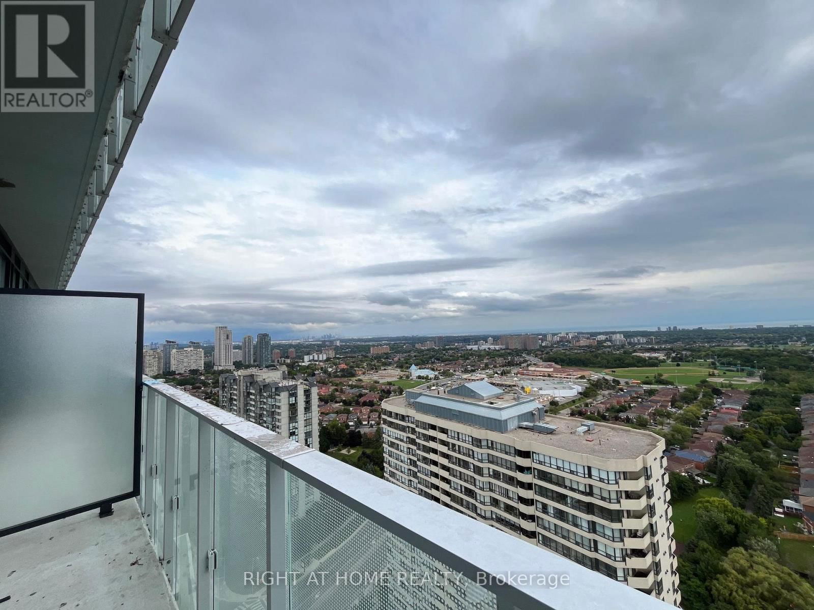 2505 - 3883 QUARTZ ROAD Image 12
