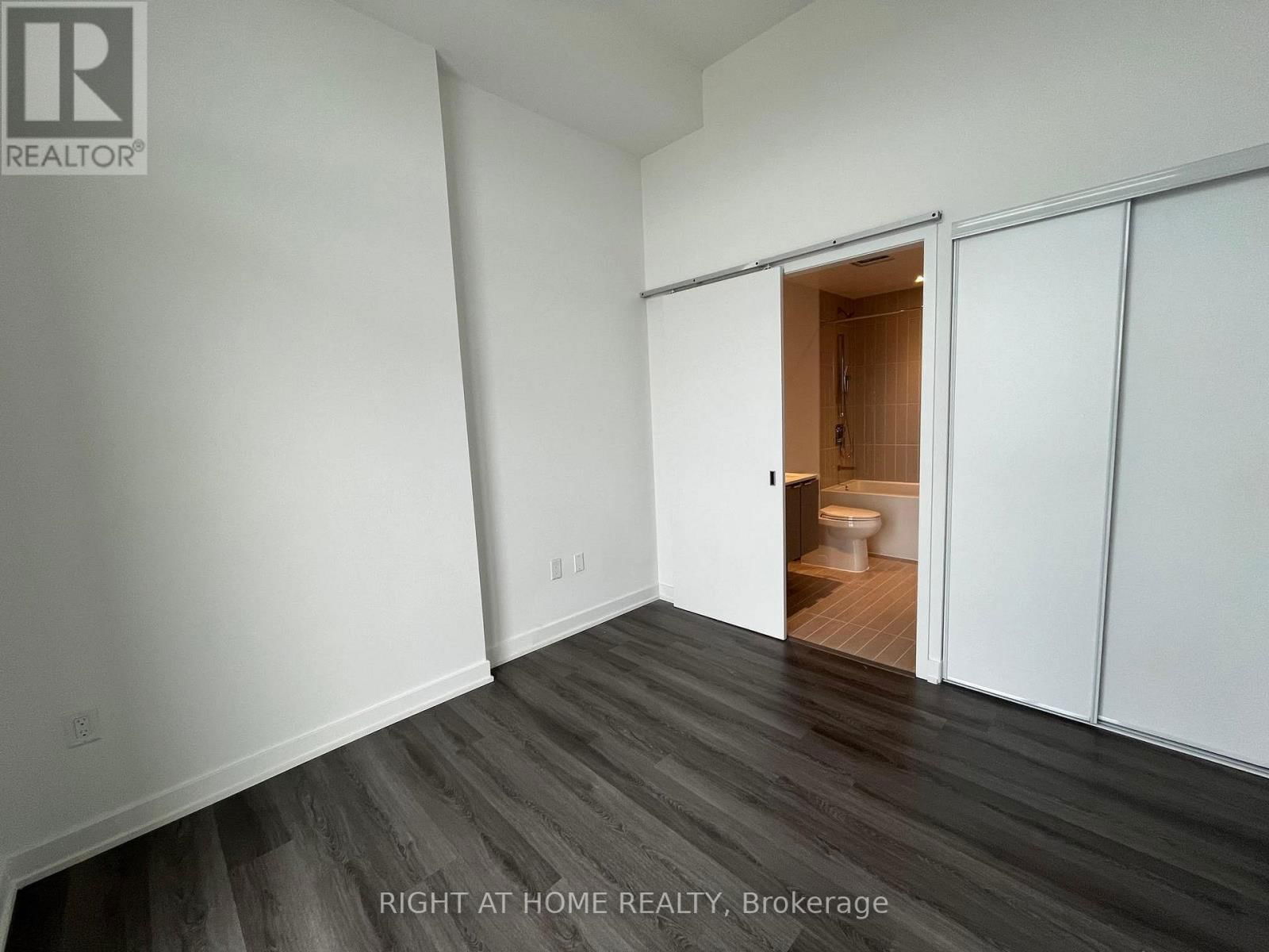 2505 - 3883 QUARTZ ROAD Image 7