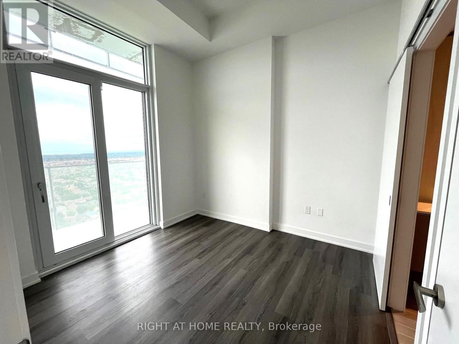 2505 - 3883 QUARTZ ROAD Image 8