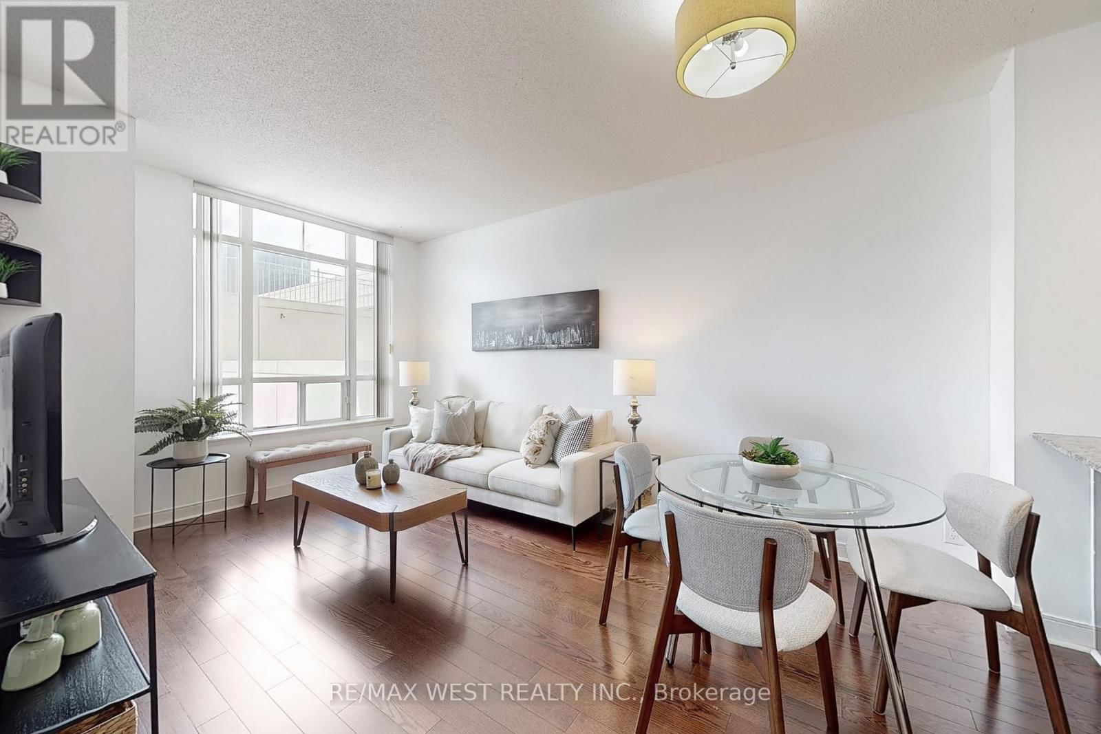 206 - 80 ABSOLUTE AVENUE Image 1
